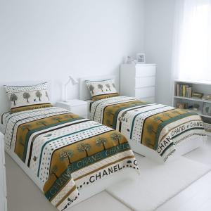 طقم سرير اطفال ٦ قطعه