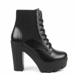 Wide-heeled boot with a stylish design B-26