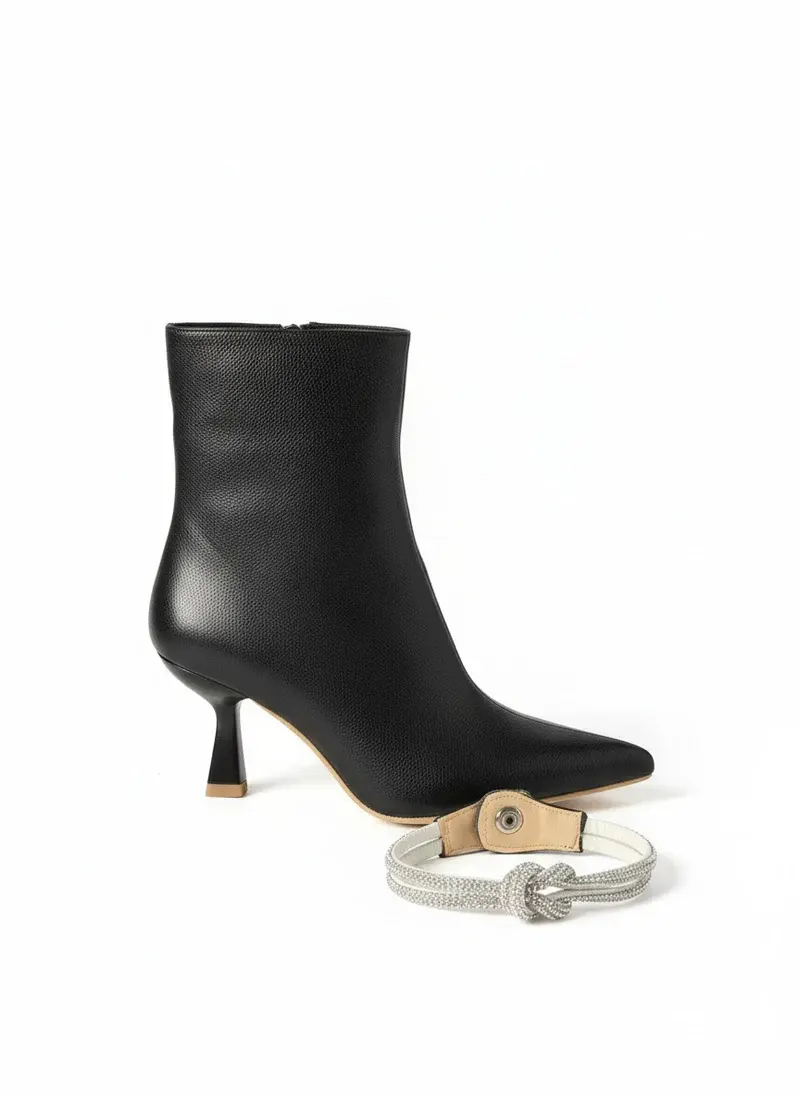 Elegant boot with removable sparkling strap R-902
