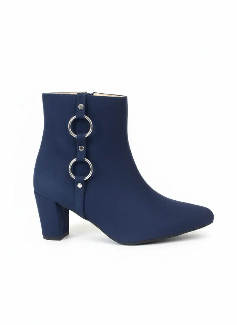 Elegant ankle boots with metallic ring details B-49
