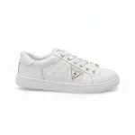 Flat sneakers from the distinctive designs of Guess GS-1