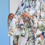 NATURE SPLASHES PRINT SATIN MALHAFA ISDAL