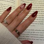 10pcs almond-shaped red nails