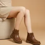 Boot with an elegant round buckle B-3
