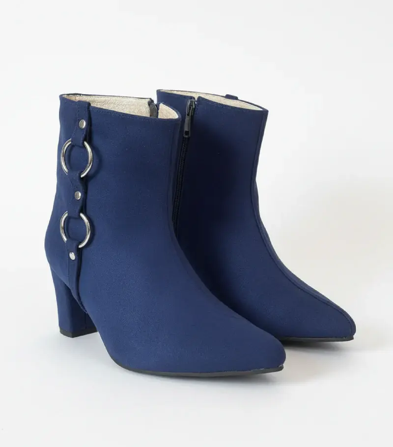 Elegant ankle boots with metallic ring details B-49