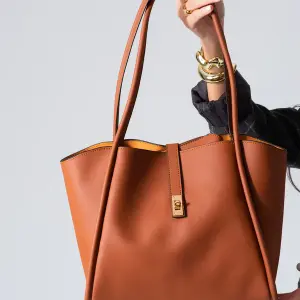 Minimalist Top-Handle Bag-havan