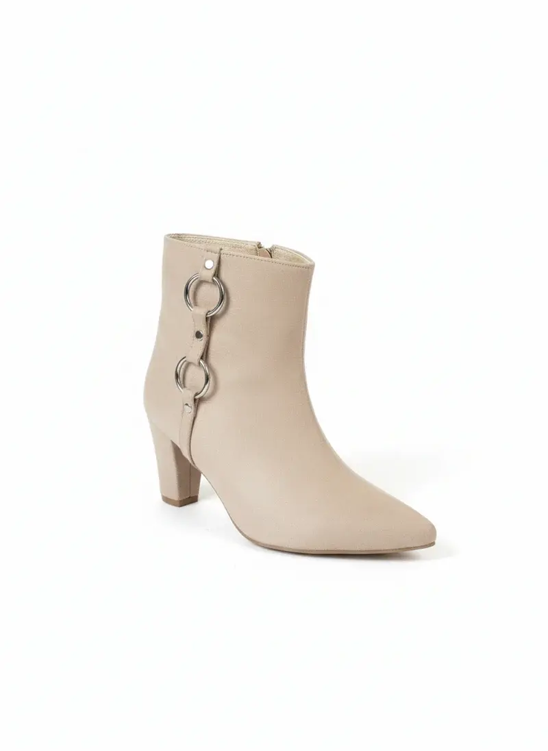 Elegant ankle boots with metallic ring details B-49