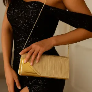 Elegant Evening Clutch Bag with Chain – VS-43