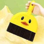 جاروف وفرشة بطوط