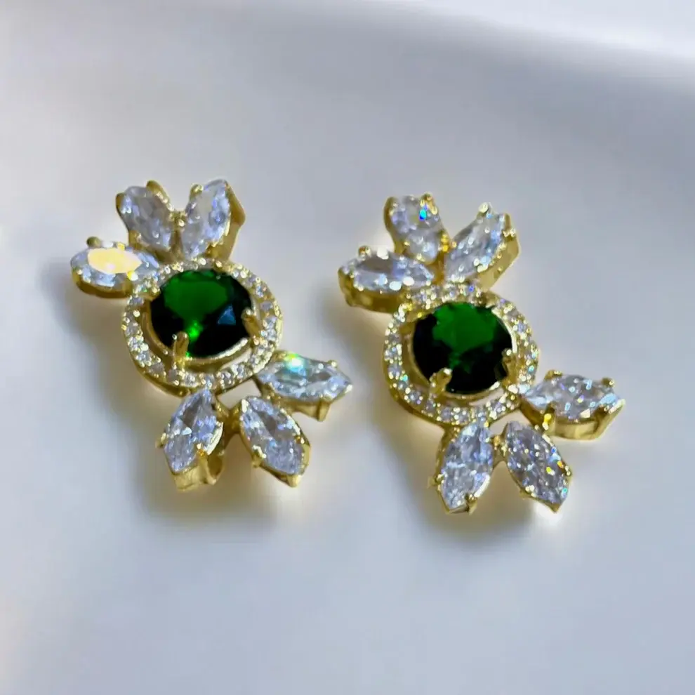 Open media 1 in modal Yomn Jewellery Malika ( ملكه )