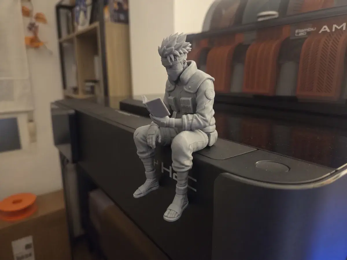 Kakashi Sitting Desktop Companion