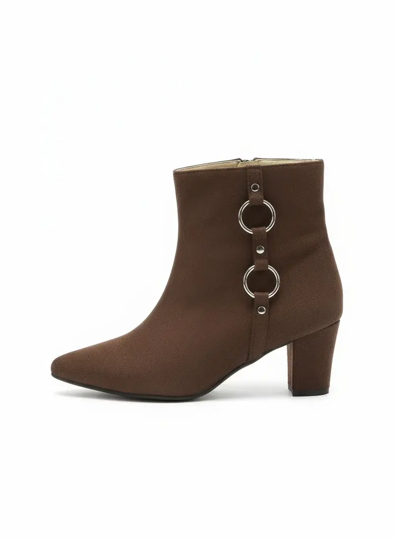 Elegant ankle boots with metallic ring details B-49