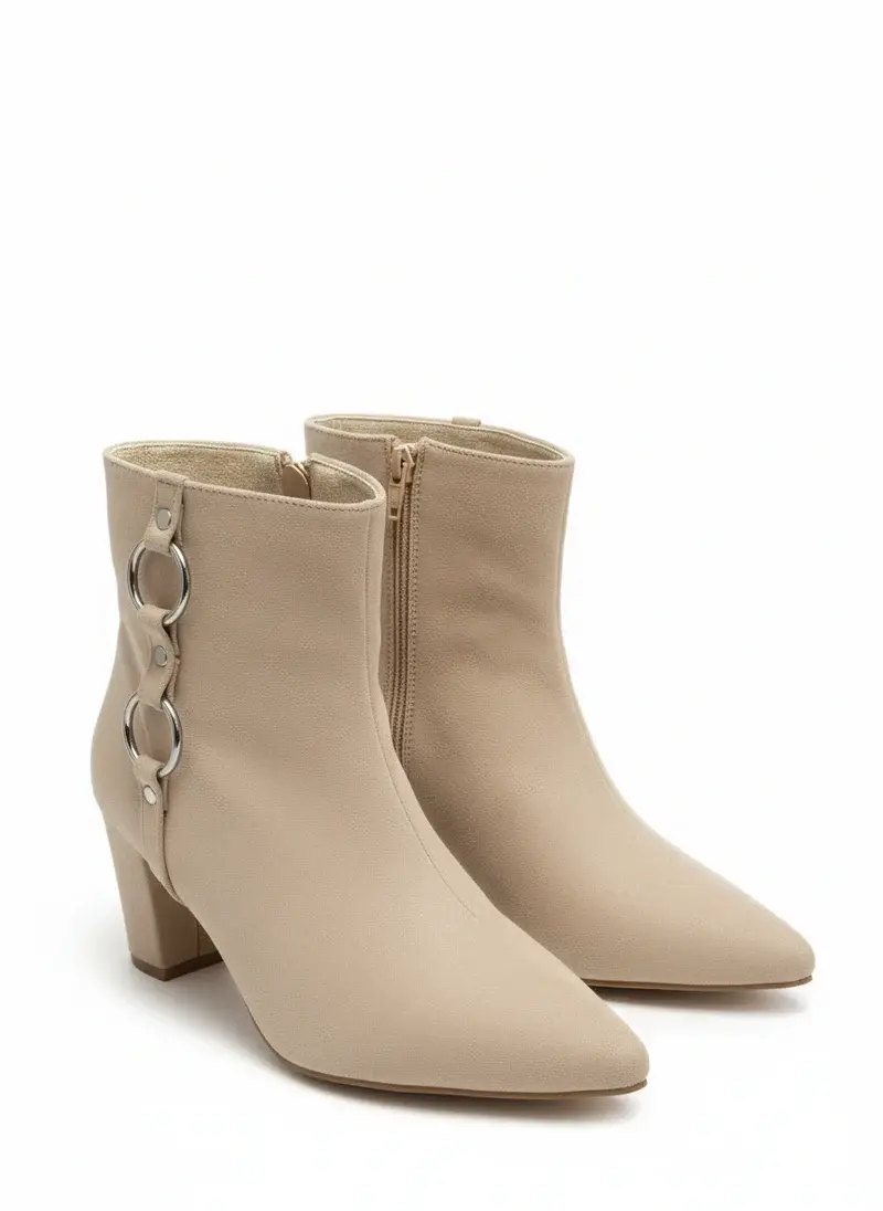 Elegant ankle boots with metallic ring details B-49