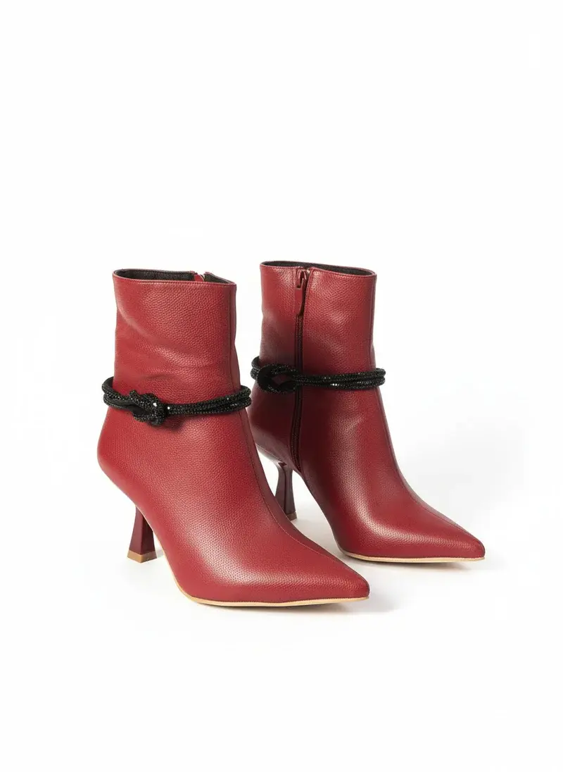 Elegant boot with removable sparkling strap R-902