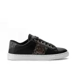 sneakers distinctive designs - MK