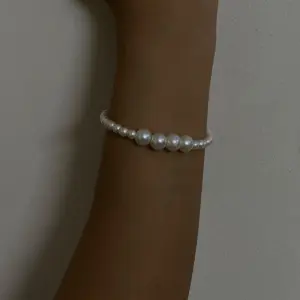 Minimalist Pearl Bead Bracelet