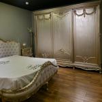 royal classic bedroom