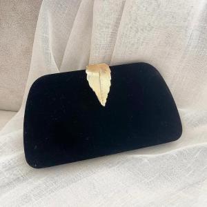 Black Velvet Élan Clutch